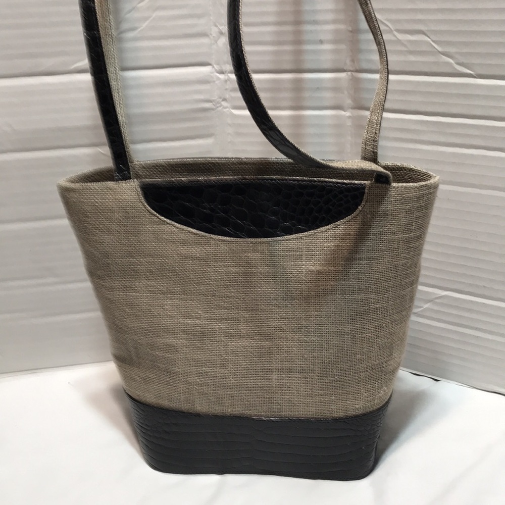 Retta Wollfe genuine alligator and cloth made in Italy shoulder bucket bag. - Picture 13 of 13